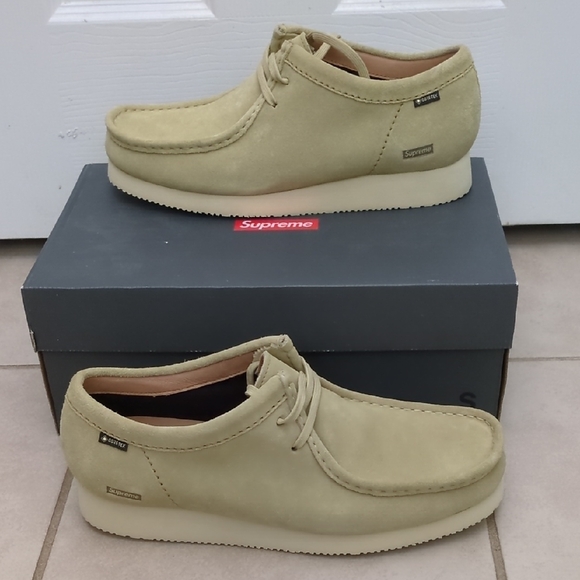 Clarks Originals x SUPREME Wallabee GTX Tan Suede Leather Shoes for Men - Picture 1 of 16